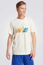 חולצה מבית המותג ADIDAS, עשויה מבד נוח במיוחד ומשלבת בין נוחות מקסימלית ואופנתיות בלתי מתפשרת.