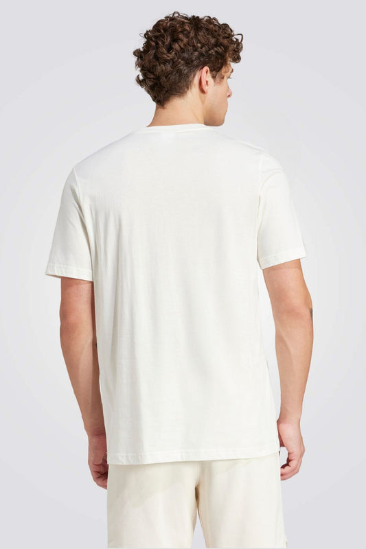 חולצה מבית המותג ADIDAS, עשויה מבד נוח במיוחד ומשלבת בין נוחות מקסימלית ואופנתיות בלתי מתפשרת.