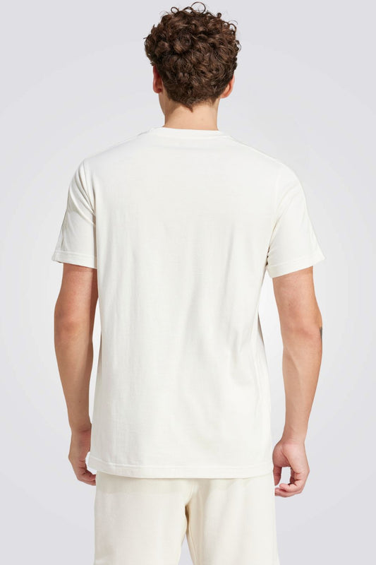 חולצה מבית המותג ADIDAS, עשויה מבד נוח במיוחד ומשלבת בין נוחות מקסימלית ואופנתיות בלתי מתפשרת