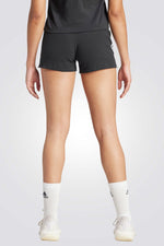 מכנסיים מבית המותג ADIDAS, בעלות מותן אלסטית עם שרוך להתאמה מושלמת.