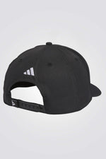 כובע מבית המותג ADIDAS, בעל רצועות מנדפות זיעה ששומרות עלייך מאורר לאורך היום.