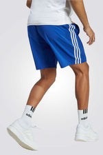 מכנסיים מבית המותג ADIDAS, עשויות מבד מנדף זיעה ששומר עלייך מאורר לאורך האימון. כיסים קדמיים, לשמירה על החפצים שלך בדרך הנוחה ביותר. מותן אלסטית עם שרוך להתאמה מושלמת.