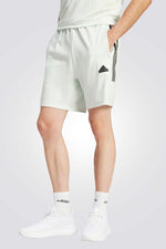 מכנסיים מבית המותג ADIDAS, בעליי כיסים קדמיים בסגירת רוכסן לשמירה על החפצים שלך באופן הבטוח ביותר. מותן אלסטית עם שרוך להתאמה מושלמת.