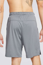 מכנסיים מבית המותג NIKE, עשויות מבד מנדף זיעה ששומר עלייך מאורר לאורך האימון. כיסים קדמיים  לשמירה על החפצים שלך באופן הבטוח ביותר. מותן אלסטית עם שרוך להתאמה מושלמת.