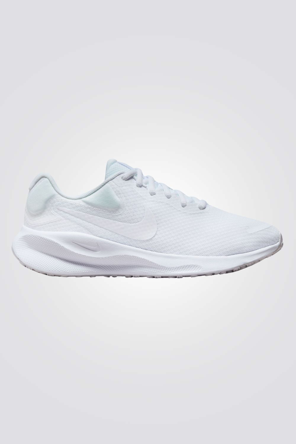 נעליים מבית המותג NIKE בעלות מדרס פנימי רך במיוחד שעוטף את הרגל בנוחות בלתי מתפשרת. סולייה חיצונית עמידה שמספקת אחיזה מלאה בקרקע. 