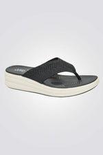 כפכפים מבית המותג LADY COMFORT בעלות מדרס פנימי רך במיוחד שעוטף את הרגל בנוחות בלתי מתפשרת. סולייה חיצונית עמידה שמספקת אחיזה מלאה בקרקע. 