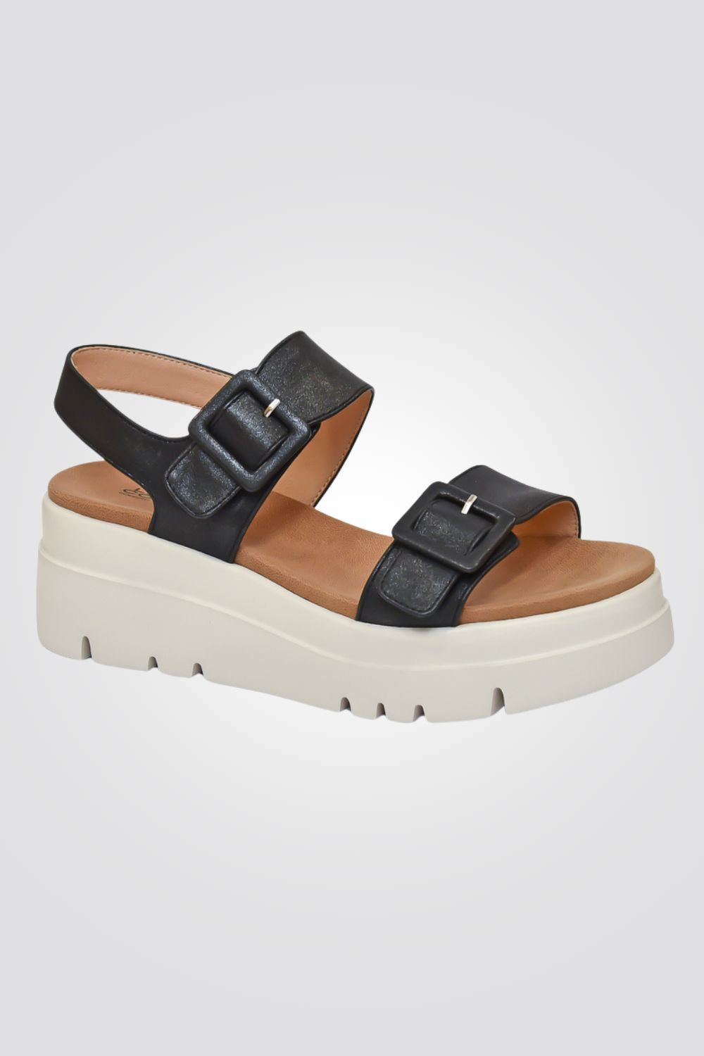 סנדלים מבית המותג LADY COMFORT בעלות מדרס פנימי רך במיוחד שעוטף את הרגל בנוחות בלתי מתפשרת. סולייה חיצונית עמידה שמספקת אחיזה מלאה בקרקע. רצועות קדמיות בסגירת אבזם להתאמה מושלמת.