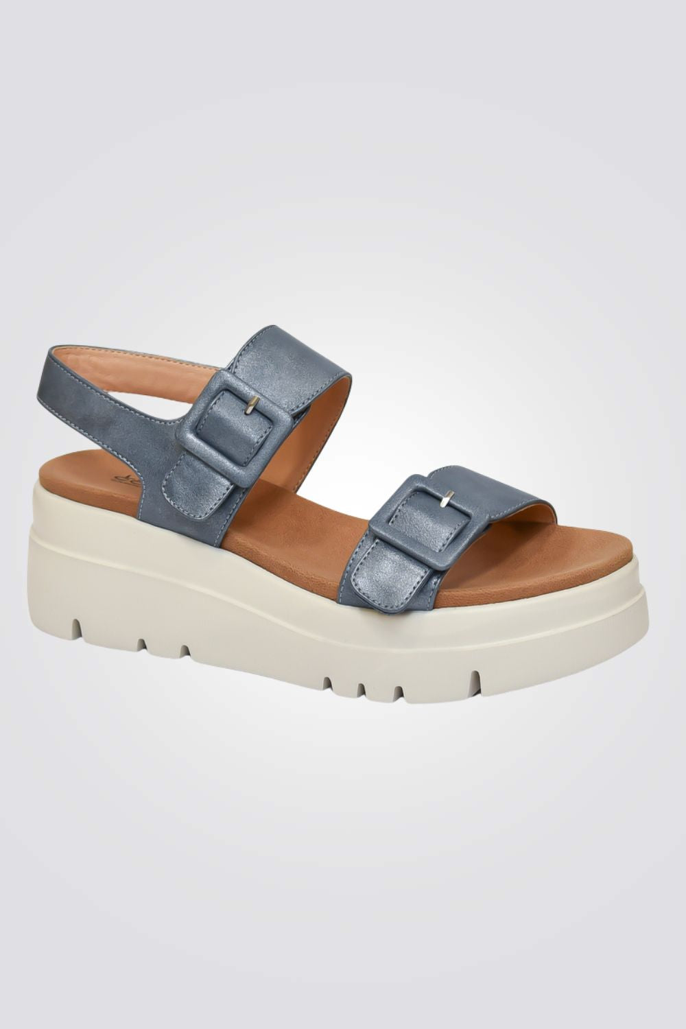 סנדלים מבית המותג LADY COMFORT בעלות מדרס פנימי רך במיוחד שעוטף את הרגל בנוחות בלתי מתפשרת. סולייה חיצונית עמידה שמספקת אחיזה מלאה בקרקע. רצועות קדמיות בסגירת אבזם להתאמה מושלמת.