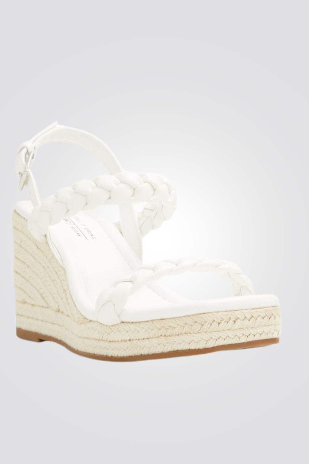 סנדלים מבית המותג CALL IT SPRING , בעלות מדרס פנימי רך במיוחד שעוטף את הרגל בנוחות בלתי מתפשרת. סגירת אבזם להתאמה מושלמת