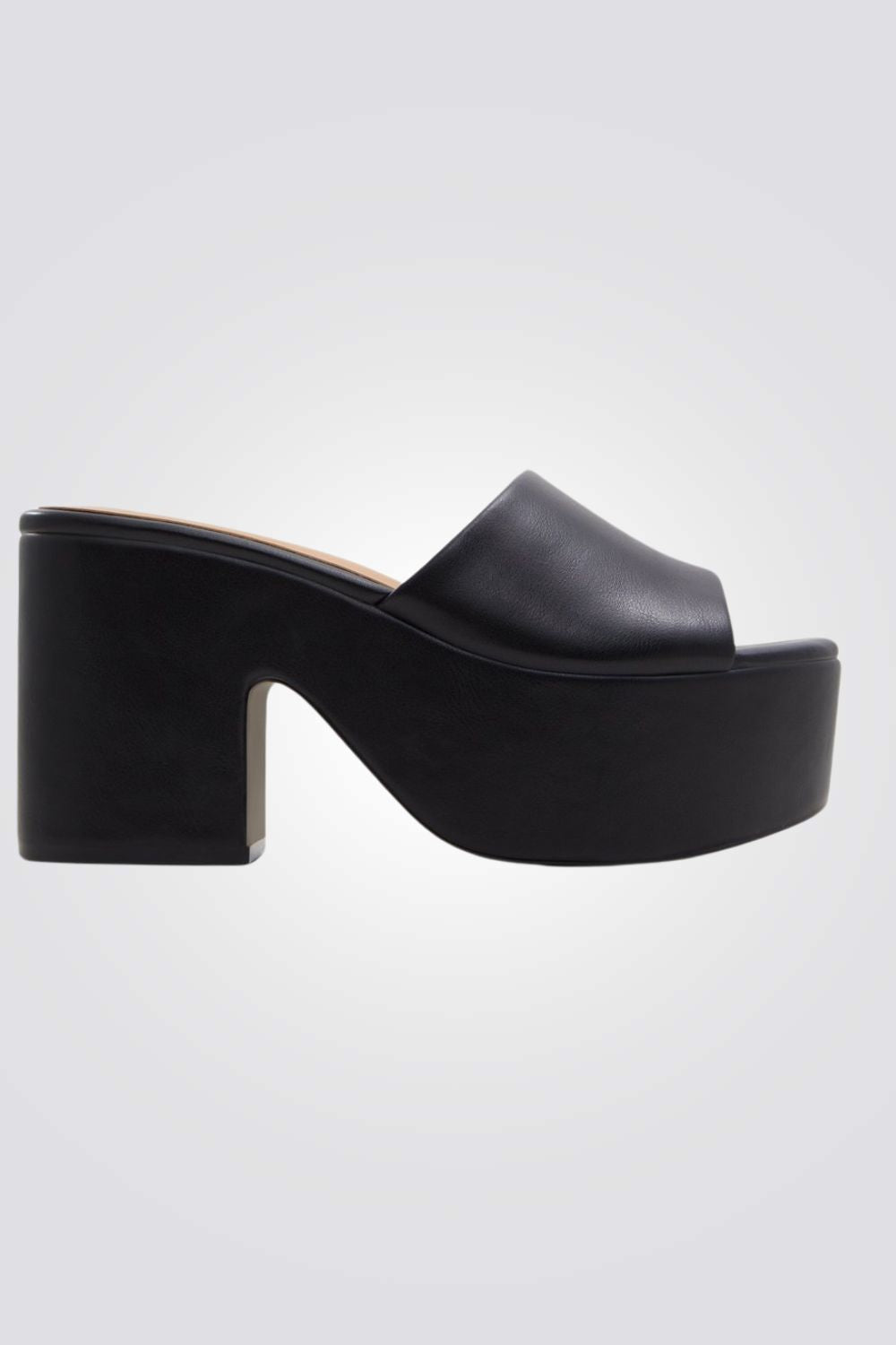 כפכפים מבית המותג CALL IT SPRING , בעלות מדרס פנימי רך במיוחד שעוטף את הרגל בנוחות בלתי מתפשרת. 