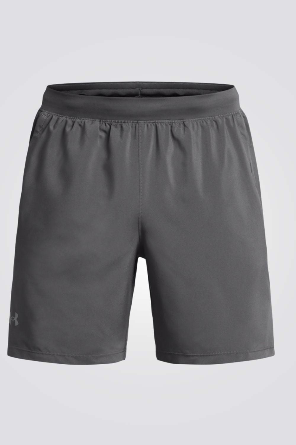 מכנסיים מבית המותג UNDER ARMOUR , עשויות מבד מנדף זיעה ששומר עלייך מאורר לאורך האימון. כיסים קדמיים &nbsp;לשמירה על החפצים שלך באופן הבטוח ביותר. מותן אלסטית עם שרוך להתאמה מושלמת.