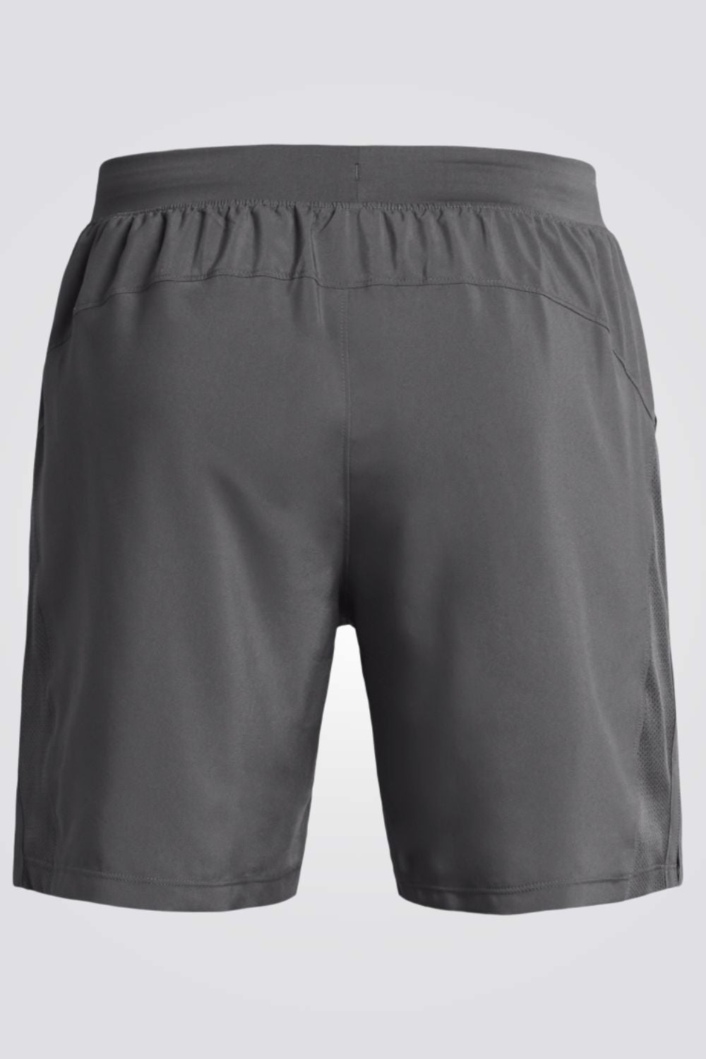 מכנסיים מבית המותג UNDER ARMOUR , עשויות מבד מנדף זיעה ששומר עלייך מאורר לאורך האימון. כיסים קדמיים &nbsp;לשמירה על החפצים שלך באופן הבטוח ביותר. מותן אלסטית עם שרוך להתאמה מושלמת.