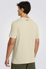 חולצה מבית המותג UNDER ARMOUR , עשויה מבד נוח ושומרת על הגוף שלך מאורר לאורך כל האימון.