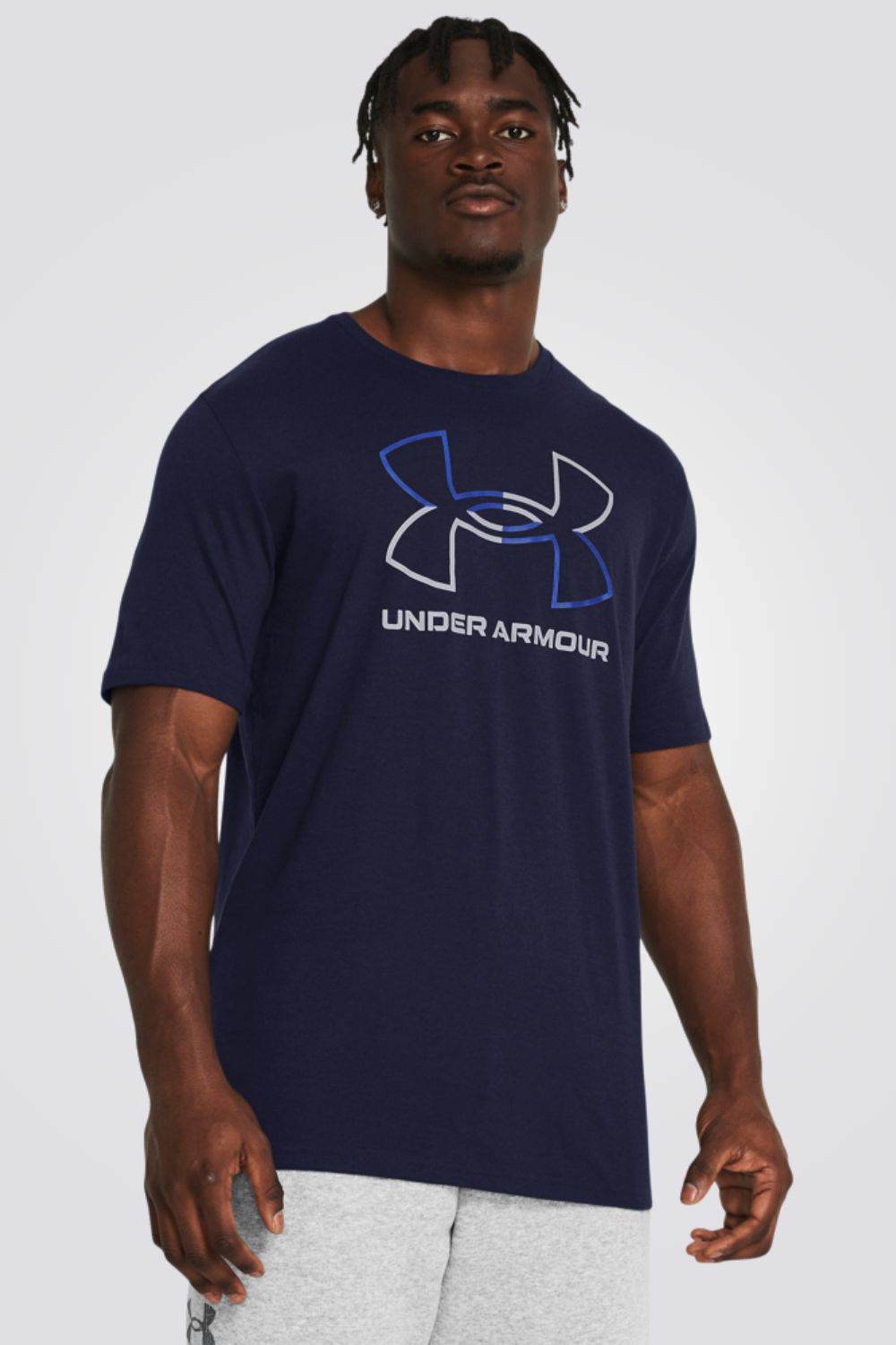 חולצה מבית המותג UNDER ARMOUR , עשויה מבד נוח ושומרת על הגוף שלך מאורר לאורך כל האימון.