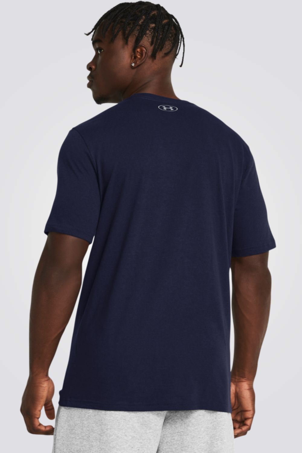 חולצה מבית המותג UNDER ARMOUR , עשויה מבד נוח ושומרת על הגוף שלך מאורר לאורך כל האימון.