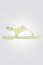 סנדלים מבית המותג ZAXY , בעלות רצועה אחורית בסגירת אבזם להתאמה מושלמת&nbsp;