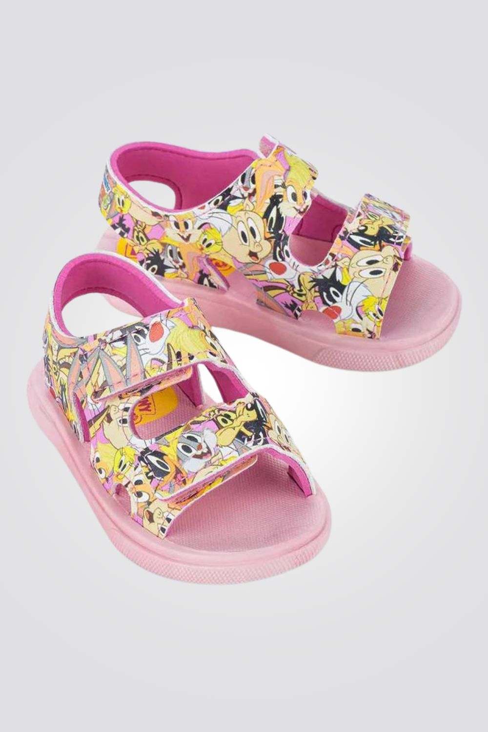 סנדלים מבית המותג ZAXY, בעלות רצועה קדמית בסגירת סקוטש להתאמה מושלמת.