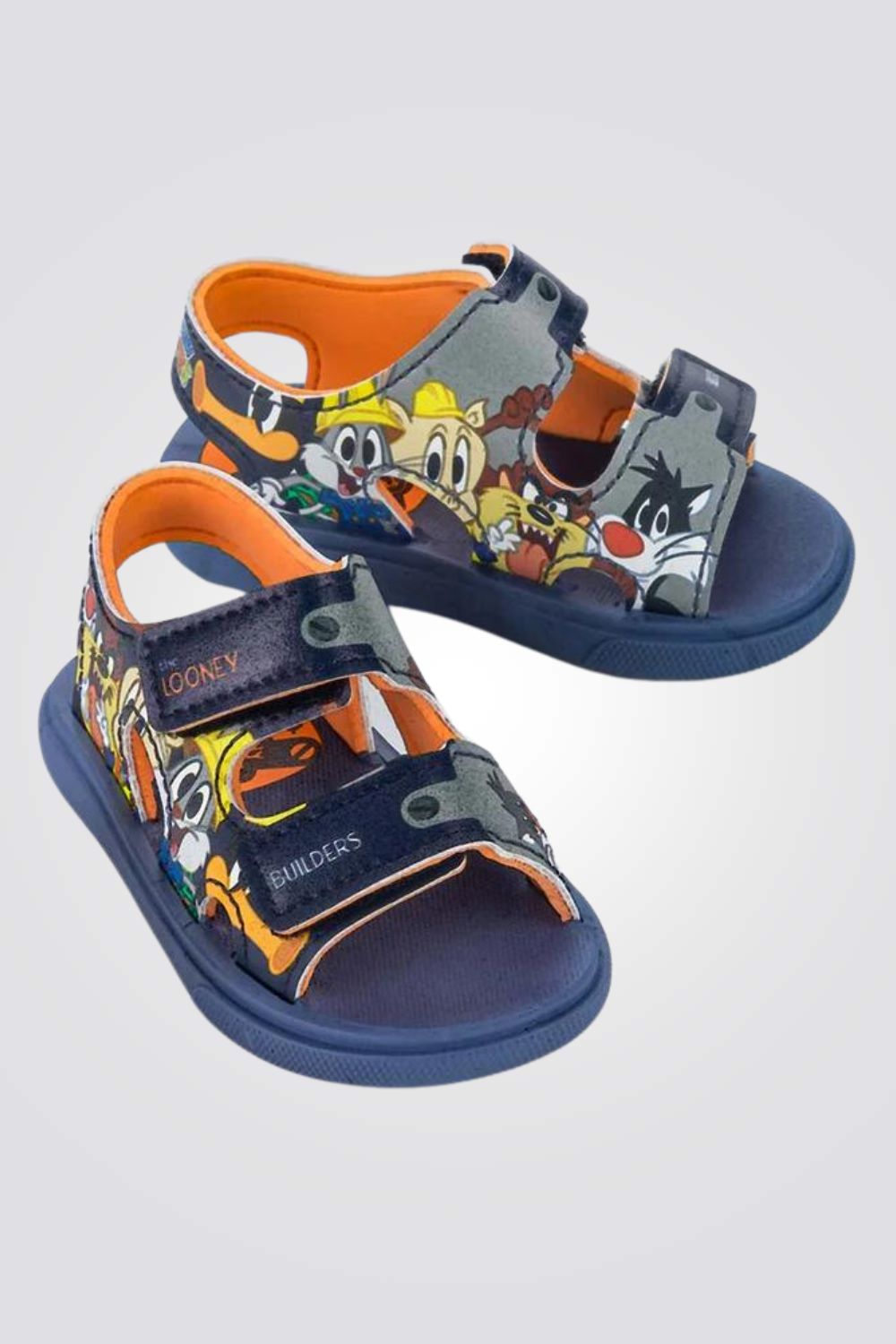 סנדלים מבית המותג ZAXY, בעלות רצועה קדמית בסגירת סקוטש להתאמה מושלמת.