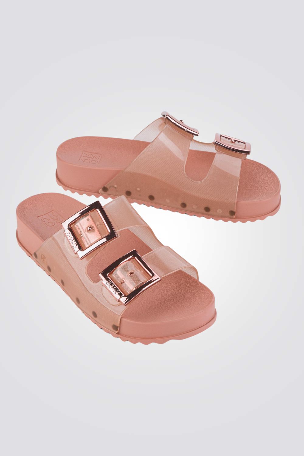 כפכפים  מבית המותג ZAXY, בעלות סולייה איכותית שמספקת אחיזה מלאה לקרקע. 