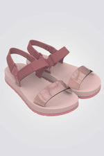 סנדלים מבית המותג ZAXY , בעלות רצועה אחורית בסגירת אבזם להתאמה מושלמת ורצועה קדמית בסגירת סקוטש