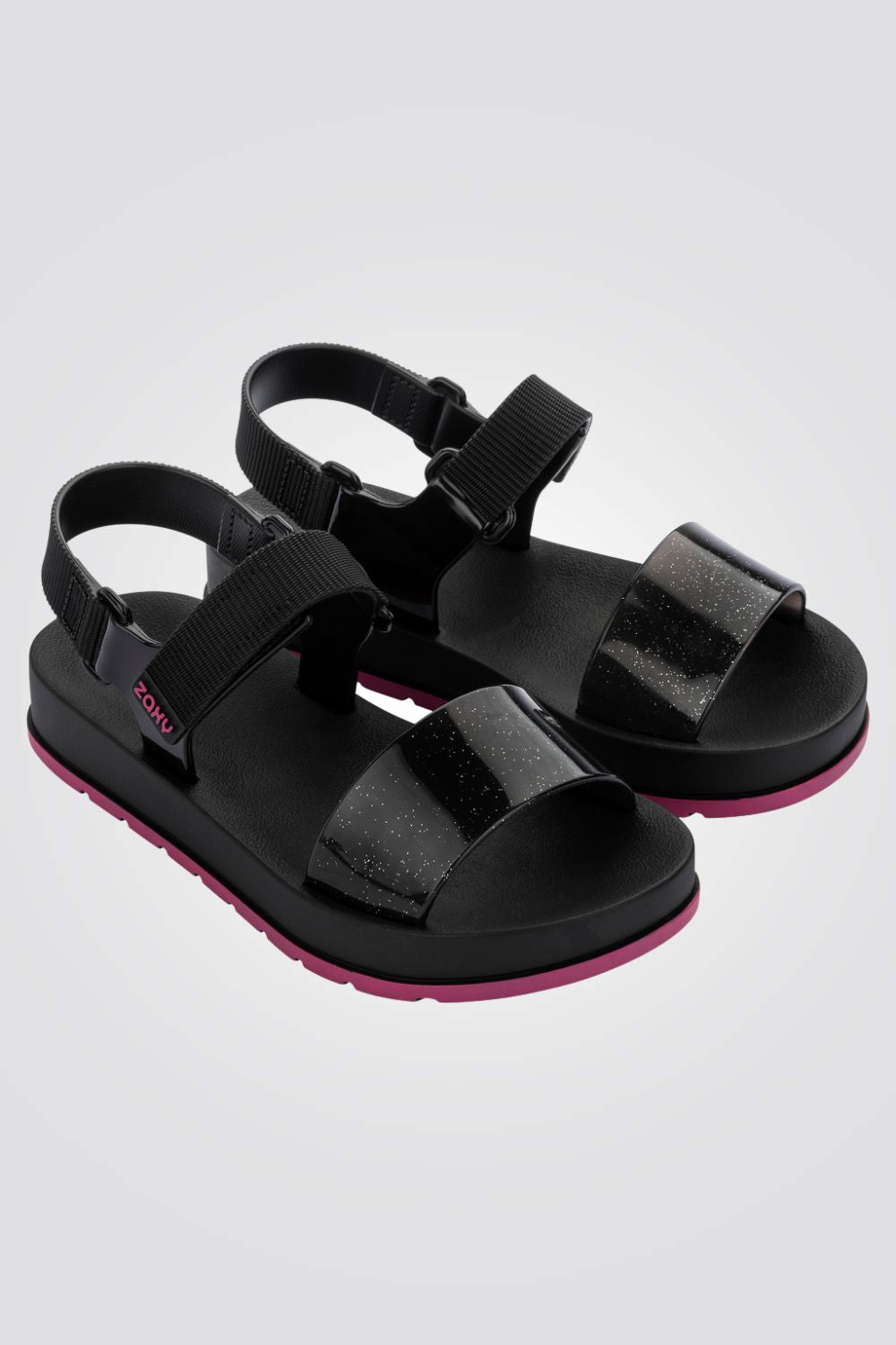 סנדלים מבית המותג ZAXY , בעלות רצועה אחורית בסגירת אבזם להתאמה מושלמת ורצועה קדמית בסגירת סקוטש