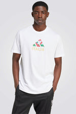 חולצה מבית המותג ADIDAS , עשויה מבד נוח ומשלבת בין אופנתיות לנוחות בלתי מתפשרת