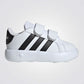 נעליים מבית המותג ADIDAS , בעלות מדרס פנימי שמעניק נוחות מירבית ועוטף את הרגל מבפנים לאורך כל היום. סולייה חיצונית  שמספקת אחיזה מלאה בקרקע. רצועות קדמיות בסגירת סקוטש להתאמה מושלמת. - 1