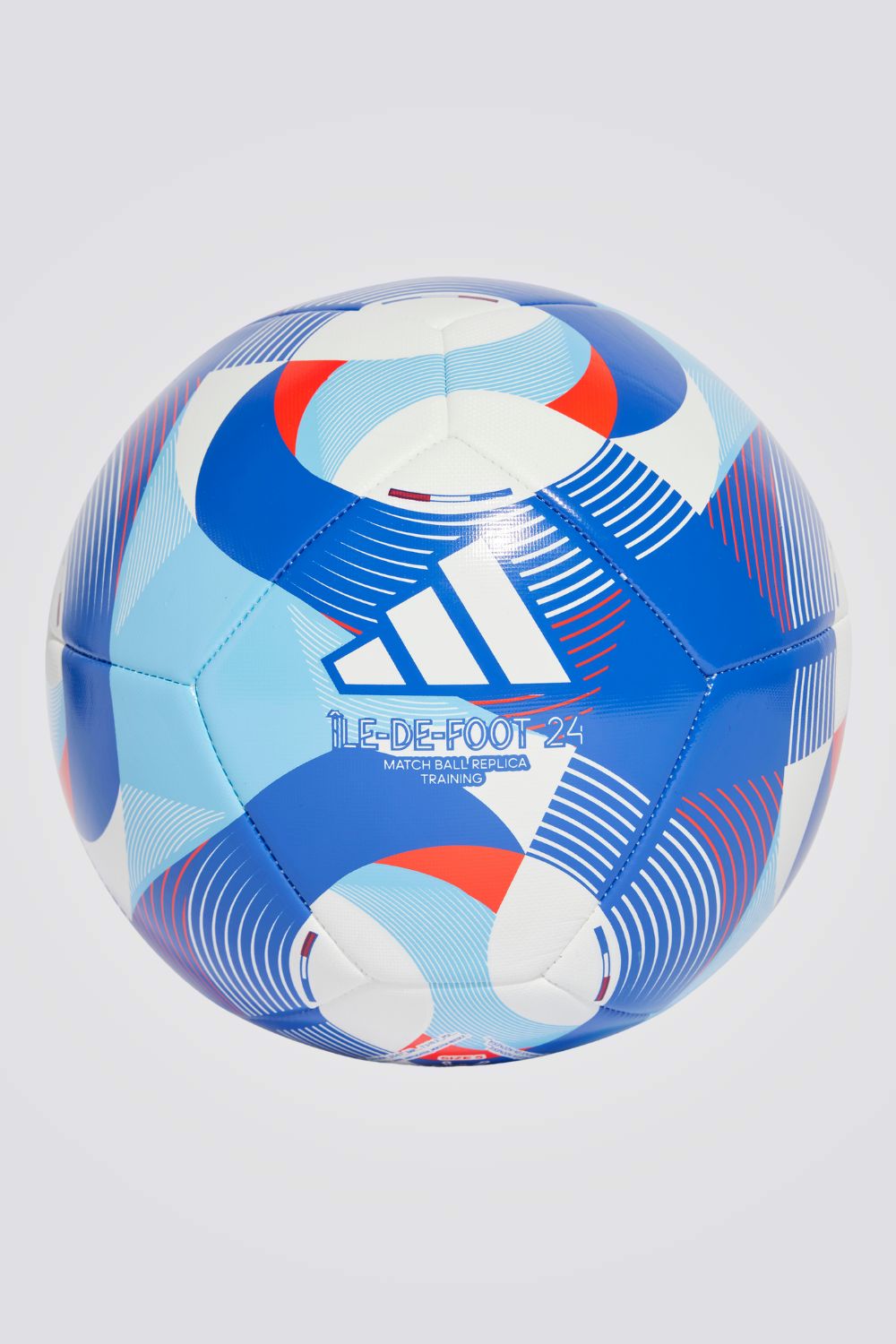 כדורגל מבית המותג ADIDAS  בעל כיסוי TPU קשיח תפור במכונה, ופנימית בוטילית, הופכים אותו אידאלי לאימונים . אז שלבו אותו כשאתם רוצים לקחת את הכישורים שלכם צעד קדימה.