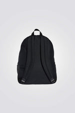 תיק מבית המותג ,ADIDAS בעל תא איחסון גדול , תא גדול לאיחסון מרווח בסגירת רוכסן לשמירה בטוחה של הפריטים שלך. רצועות מתכוננות להתאמה מושלמת וכיסים צדדים ששומרים על החפצים החשובים שלך בצורה נוחה ובהישג יד ומספקים מקום גם לבקבוק מים. מוצר זה עשוי עם לפחות 50% חומרים ממוחזרים. על ידי שימוש חוזר בחומרים שכבר נוצרו, אנחנו עוזרים להפחית את הפסולת ואת ההסתמכות שלנו על משאבים מוגבלים ולהפחית את טביעת הרגל של המוצרים שאנחנו מייצרים. נפח: 27.5L מידות: 15 ס"מ על 36 ס"מ על 44 ס"מ