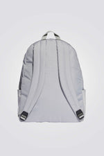 תיק מבית המותג ,ADIDAS בעל תא איחסון גדול , תא גדול לאיחסון מרווח בסגירת רוכסן לשמירה בטוחה של הפריטים שלך. רצועות מתכוננות להתאמה מושלמת וכיסים צדדים ששומרים על החפצים החשובים שלך בצורה נוחה ובהישג יד ומספקים מקום גם לבקבוק מים. מוצר זה עשוי עם לפחות 50% חומרים ממוחזרים. על ידי שימוש חוזר בחומרים שכבר נוצרו, אנחנו עוזרים להפחית את הפסולת ואת ההסתמכות שלנו על משאבים מוגבלים ולהפחית את טביעת הרגל של המוצרים שאנחנו מייצרים. נפח: 27.5L מידות: 15 ס"מ על 36 ס"מ על 44 ס"מ