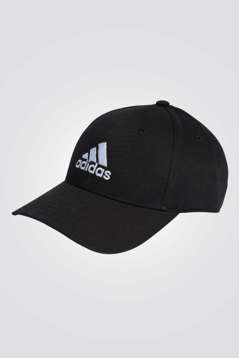 כובע מבית המותג ADIDAS, עשוי כותנה שמספק נוחות יומיומית בלתי מתפשרת. רצועה אחורית מתכוננת להתאמה משולמת.אנו משתפים פעולה עם Better Cotton כדי לשפר את חקלאות הכותנה ברחבי העולם. Better Cotton הופכת את ייצור הכותנה העולמי לטוב יותר עבור האנשים שמייצרים אותה, טוב יותר עבור הסביבה שבה היא גדלה וטוב יותר עבור עתיד המגזר. Better Cotton מקורה במודל של שרשרת משמורת הנקרא איזון המונים. משמעות הדבר היא ש-Better Cotton אינה ניתנת למעקב פיזית למוצרים סופיים, 