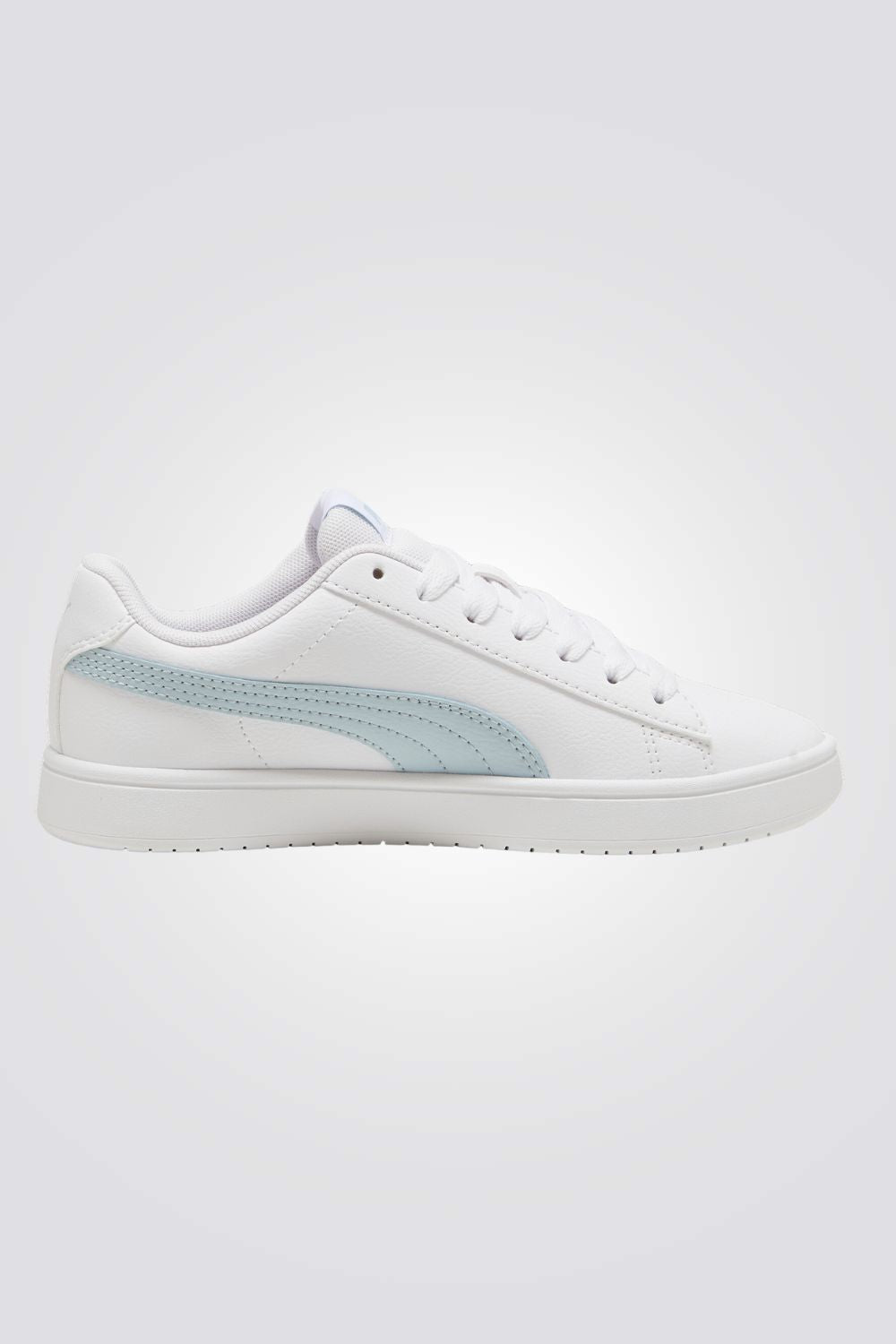 נעליים מבית המותג PUMA , מדרס פנימי שמספק נוחות מירבית בכל צעד. סולייה חיצונית עמידה שמסייעת לאחיזה מלאה בקרקע.