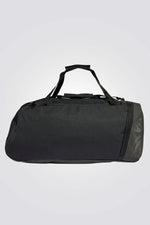 תיק מבית המותג ADIDAS, בעל תא איחסון רחב שמאפשר שמירה על החפצים שלך בדרך הנוחה ביותר. כיסי רוכסן קדמיים בסגירת רוכסן לאבטחה של הפריטים הקטנים והחשובים יותר. תחתית עמידה לשמירה על תקינות לאורך זמן. רצועת כתף מתכוננת להתאמה נוחה. מוצר זה מיוצר עם לפחות 50% חומרים ממוחזרים. על ידי שימוש חוזר בחומרים שכבר נוצרו, אנו עוזרים להפחית את הפסולת ואת ההסתמכות שלנו על משאבים סופיים ולהפחית את טביעת הרגל של המוצרים שאנו מייצרים  מידות: 30.5 ס"מ על 56.6 ס"מ על 26.5 ס"מ  נפח: 51.5 L הרכב בד: 100% פוליאסטר ממוחזר