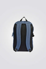 תיק מבית המותג ADIDAS, בעל כיסים מרובים לשמירה על החפצים שלך. תא איחסון לאיחסון המחשב הנייד שלך מלווה בריפוד ששומר עליו לא משנה לאן תלך. בסיס מצופה שנועד לשמור על עמידות לאורך זמן ויבטיח שמירה על הדברים החשובים לך לאורך זמן. רצועות גב מתכוננות להתאמה מושלמת. וצר זה מיוצר עם לפחות 50% חומרים ממוחזרים. על ידי שימוש חוזר בחומרים שכבר נוצרו, אנו עוזרים להפחית את הפסולת ואת ההסתמכות שלנו על משאבים סופיים ולהפחית את טביעת הרגל של המוצרים שאנו מייצרים  מידות: 19 ס"מ על 30 ס"מ על 46 ס"מ נפח: 26.4 L