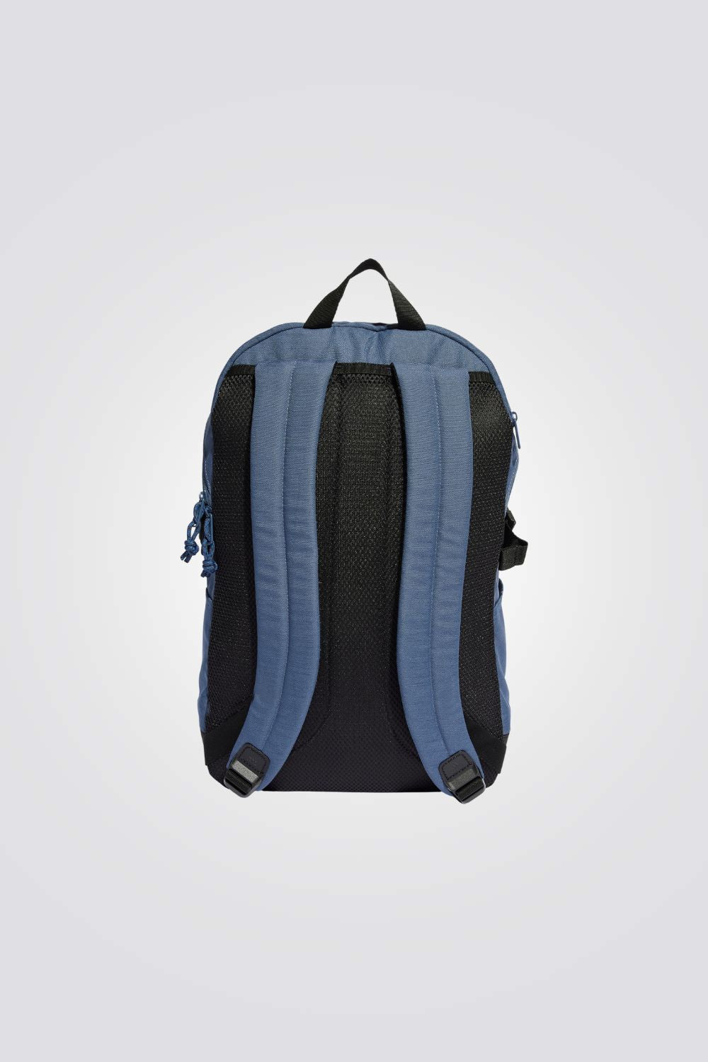 תיק מבית המותג ADIDAS, בעל כיסים מרובים לשמירה על החפצים שלך. תא איחסון לאיחסון המחשב הנייד שלך מלווה בריפוד ששומר עליו לא משנה לאן תלך. בסיס מצופה שנועד לשמור על עמידות לאורך זמן ויבטיח שמירה על הדברים החשובים לך לאורך זמן. רצועות גב מתכוננות להתאמה מושלמת. וצר זה מיוצר עם לפחות 50% חומרים ממוחזרים. על ידי שימוש חוזר בחומרים שכבר נוצרו, אנו עוזרים להפחית את הפסולת ואת ההסתמכות שלנו על משאבים סופיים ולהפחית את טביעת הרגל של המוצרים שאנו מייצרים  מידות: 19 ס"מ על 30 ס"מ על 46 ס"מ נפח: 26.4 L