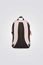 תיק מבית המותג ADIDAS, בעל כיסים מרובים לשמירה על החפצים שלך. תא איחסון לאיחסון המחשב הנייד שלך מלווה בריפוד ששומר עליו לא משנה לאן תלך. בסיס מצופה שנועד לשמור על עמידות לאורך זמן ויבטיח שמירה על הדברים החשובים לך לאורך זמן. רצועות גב מתכוננות להתאמה מושלמת. וצר זה מיוצר עם לפחות 50% חומרים ממוחזרים. על ידי שימוש חוזר בחומרים שכבר נוצרו, אנו עוזרים להפחית את הפסולת ואת ההסתמכות שלנו על משאבים סופיים ולהפחית את טביעת הרגל של המוצרים שאנו מייצרים  מידות: 19 ס"מ על 30 ס"מ על 46 ס"מ נפח: 26.4 L