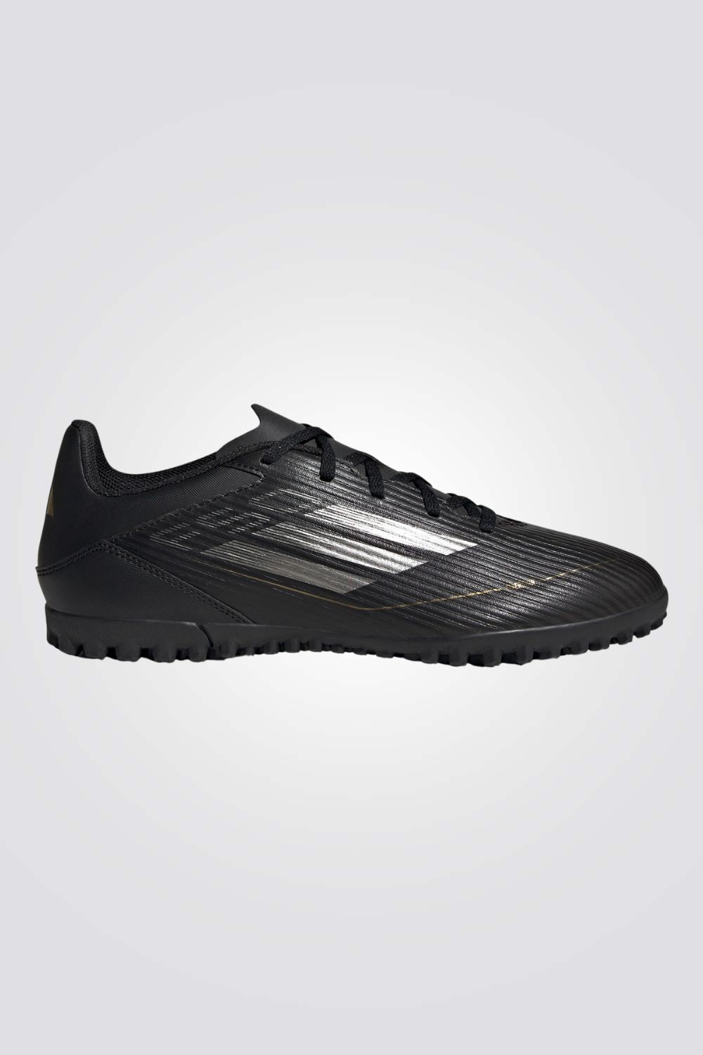 נעליים מבית המותג ADIDAS, בעלות מדרס פנימי . שמספק מעטפת רכה והופכת כל צעד לנוח במיוחד. סולייה חיצונית שמאפשרת אחיזה מלאה בקרקע לאורך כל המשחק . חלק עליון מסיבי מעור שמאפשר שליטה מדויקת בכדור.