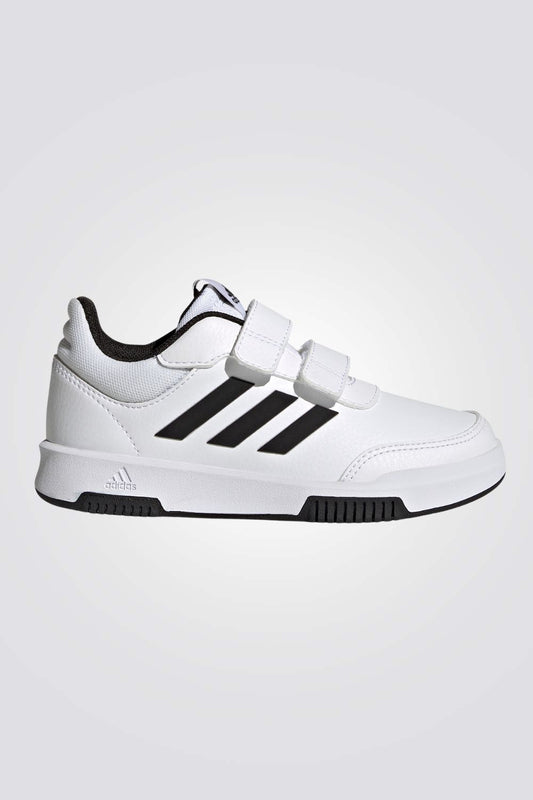 נעליים מבית המותג ADIDAS, בעלות מדרס פנימי שמספק מעטפת רכות מלאה ונוחות אופטימלית בכל צעד. סוליה חיצונית שמאפשרת אחיזה מלאה בקרקע לאורך כל היום. רצועות עליונות בסגירת סקוטש להתאמה מושלמת.החלק העליון הזה עשוי מסדרה של חומרים ממוחזרים, וכולל לפחות 50% תוכן ממוחזר. מוצר זה מייצג רק אחד מהפתרונות שלנו לעזור לסיים את פסולת הפלסטיק