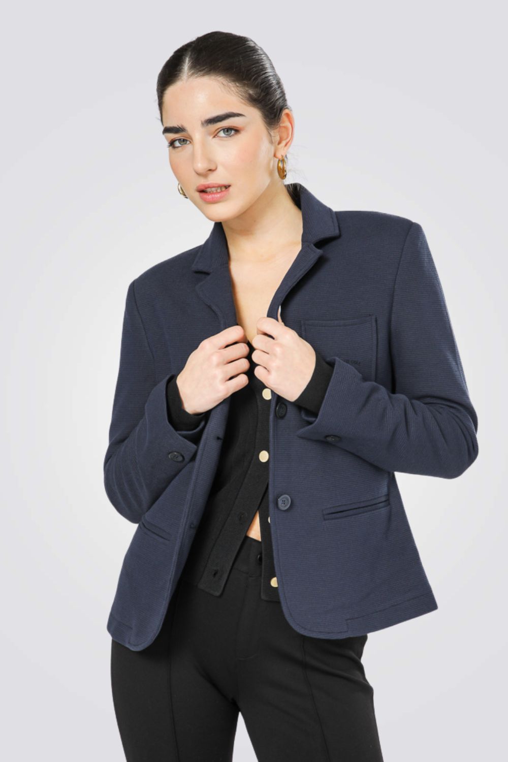 בלייזר מחויט במרקם סריג | קנת קול