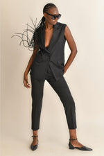 סנדלי שפיץ דמוי עור בצבע שחור