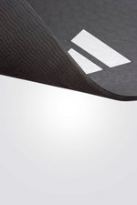 מזרן יוגה בצבע שחור