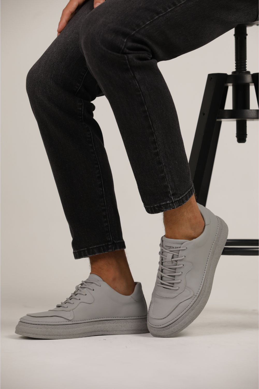 סניקרס עור אלגנטיות | קנת קול