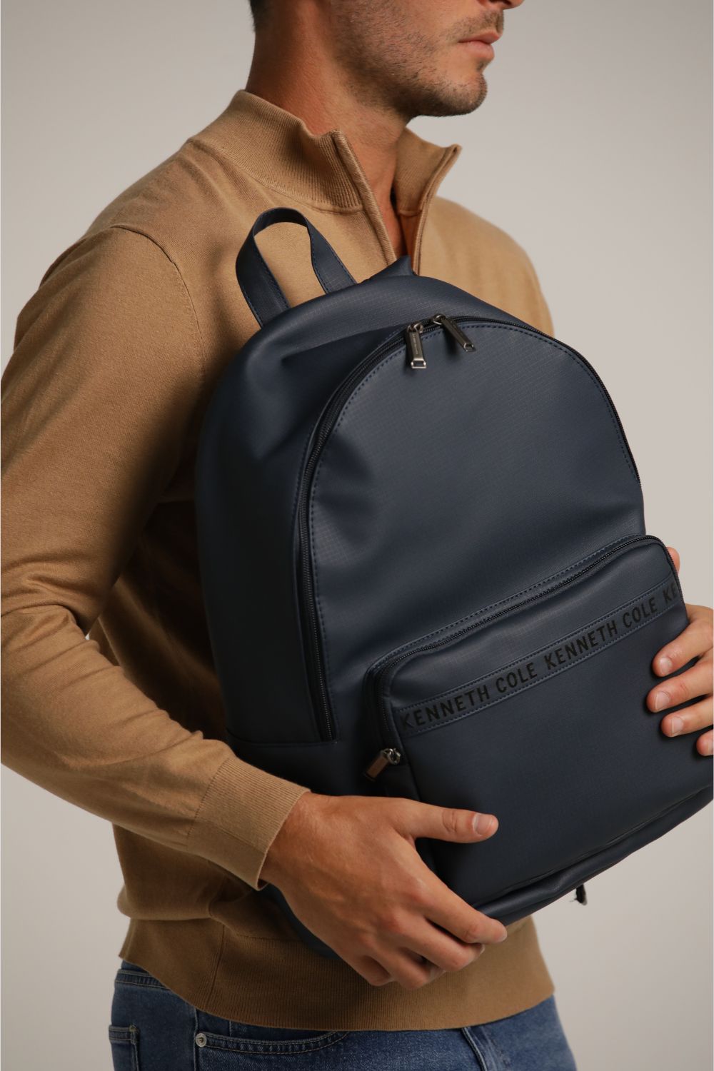 תיק גב ממותג לגברים | קנת קול