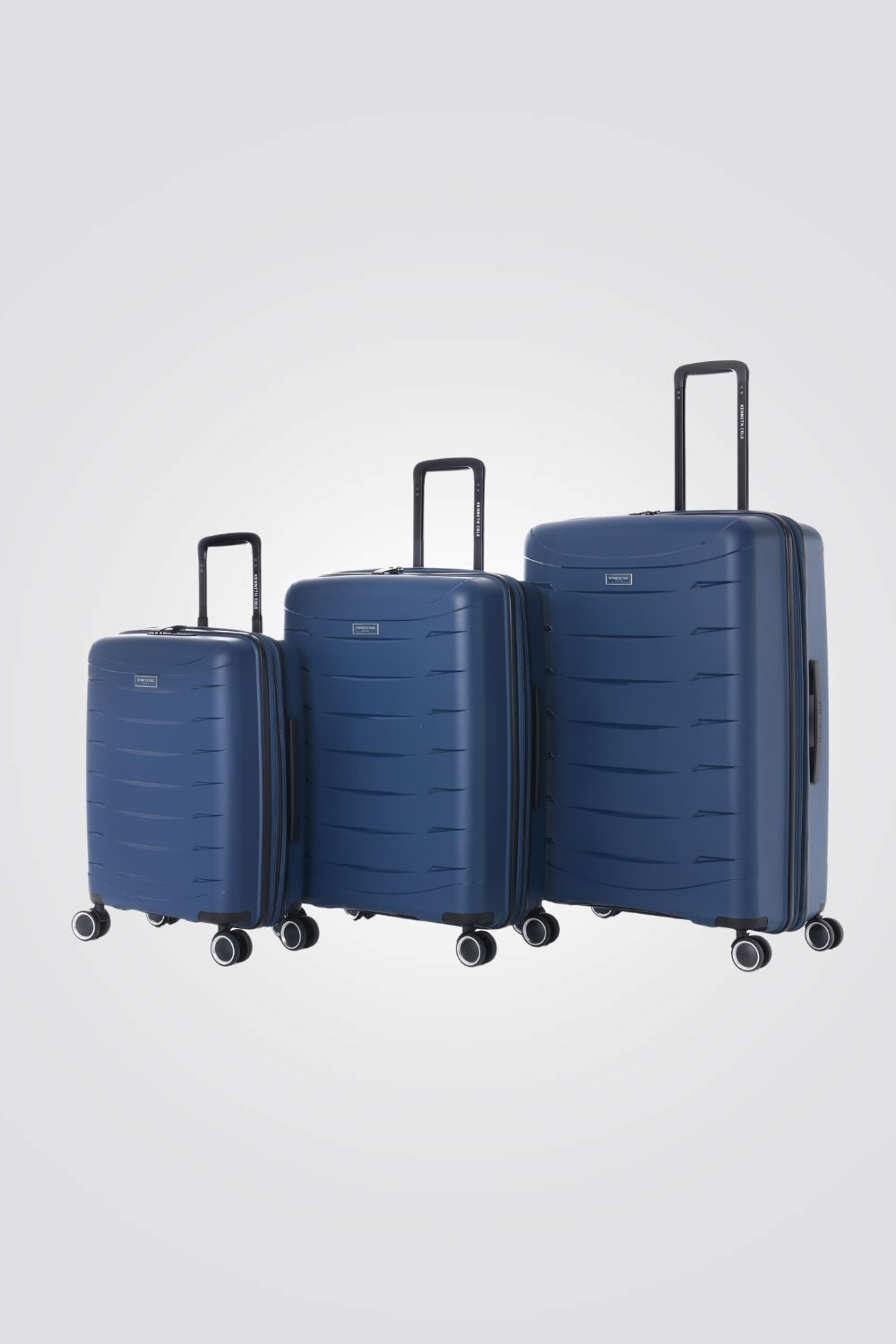 סט מזוודות קשיחות ESSENTIAL בצבע נייבי