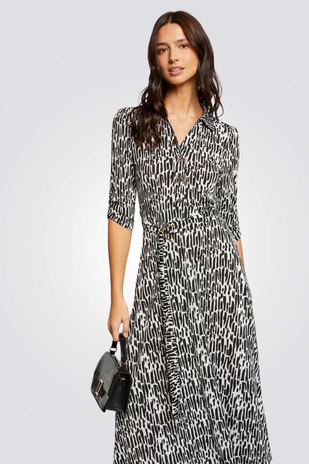 שמלה מקסי עם הדפס אבסטרקטי