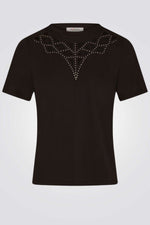 טישירט עם פתחים בחזה