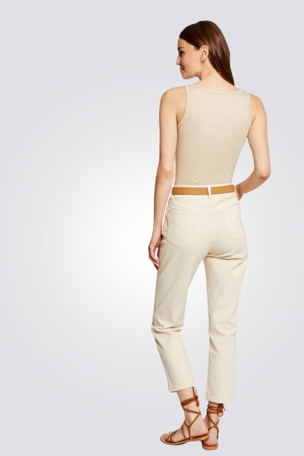 גופיה עם עיטור בכתפיות