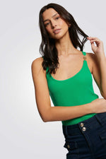 גופיה עם עיטור זהב