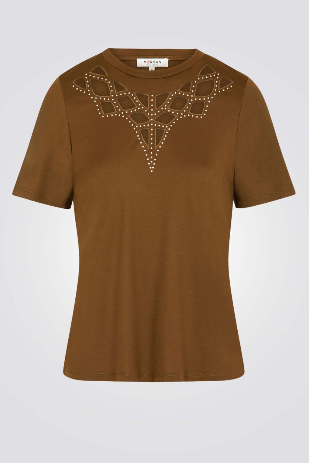 טישירט עם פתחים בחזה