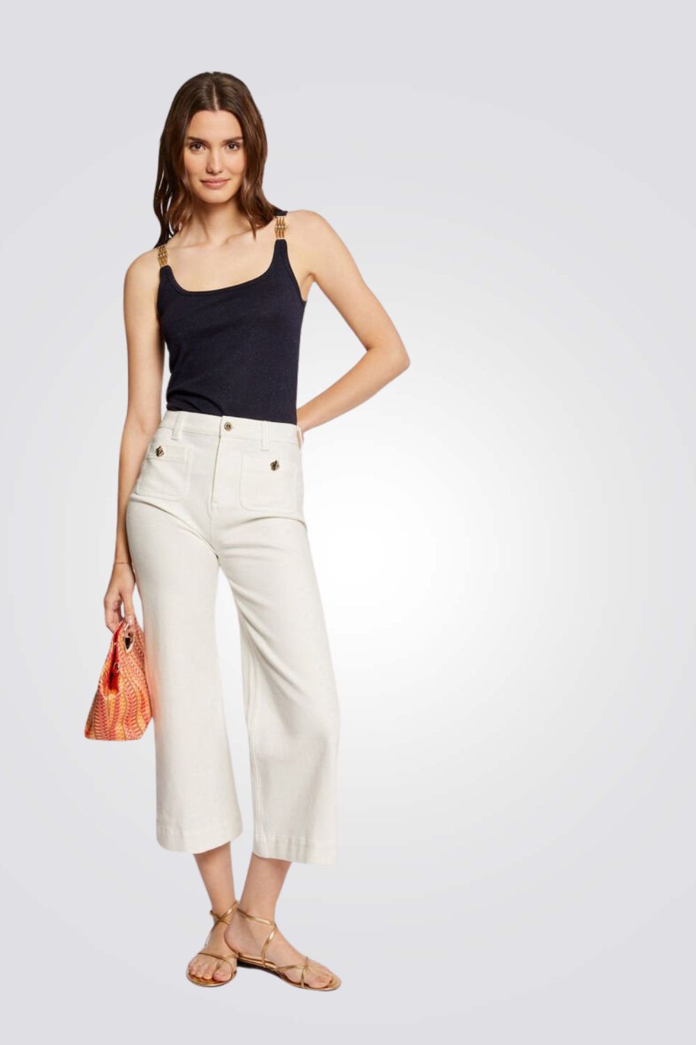 גופיה עם עיטור בכתפיות